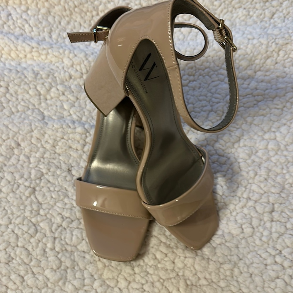 Worthington Chunky Heel Sandals. Nude Patent color.